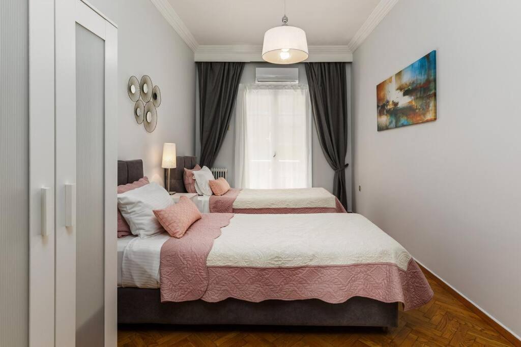 Best Location 3 Bedroom Apartment With View Салоники Экстерьер фото