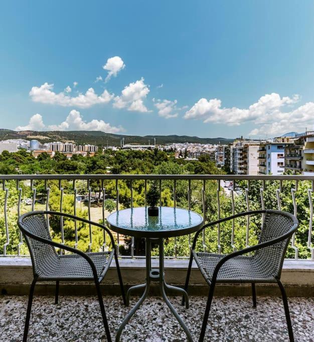 Best Location 3 Bedroom Apartment With View Салоники Экстерьер фото